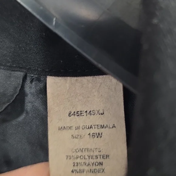 First Option Too Elegant Black Women's Blazer Lined Size 16W (W365) - Picture 3 of 9